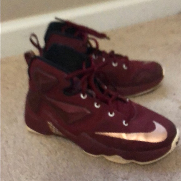 Lebron 13 - Picture 2 of 3